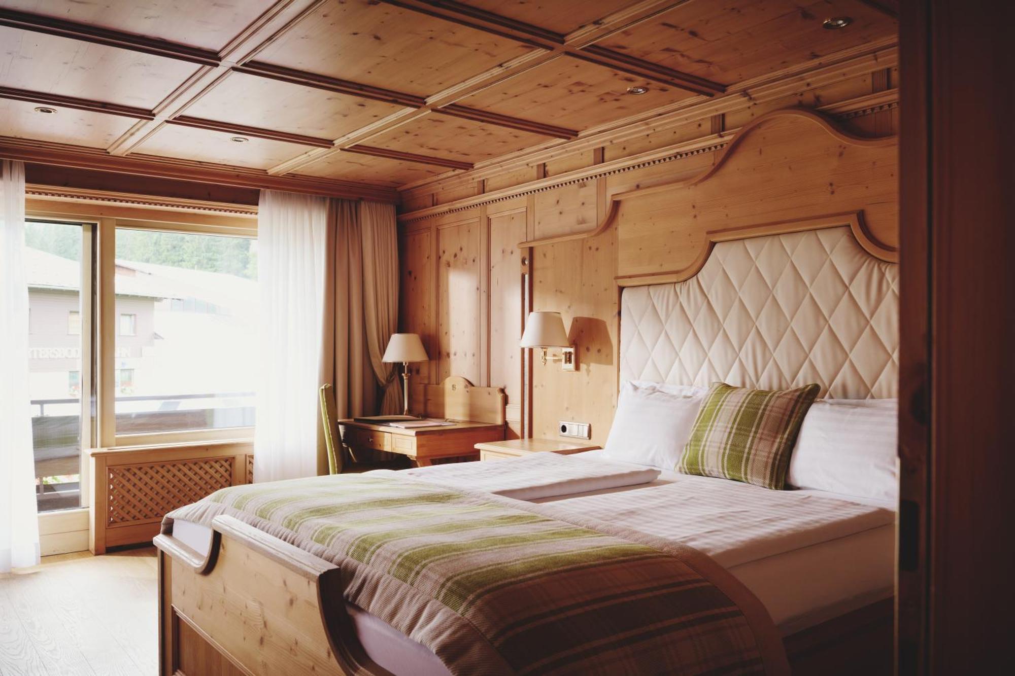 Burg Hotel Oberlech Exterior photo